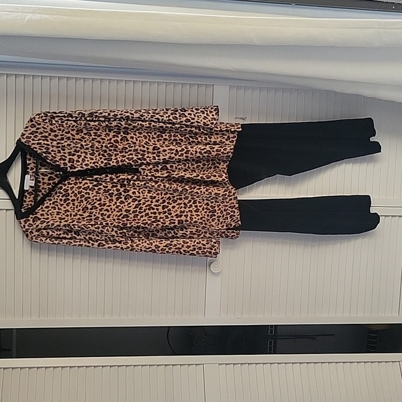 Intimate - Picture 2 of 4